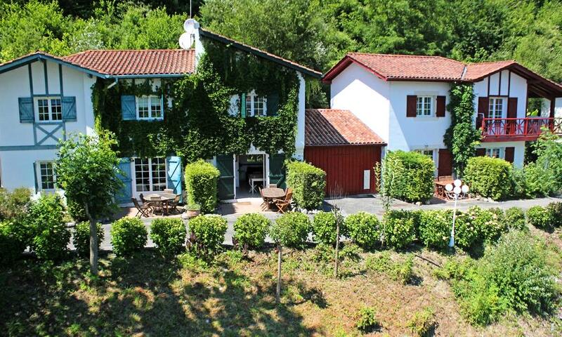 France - Pyrénées - La Bastide Clairence - Résidence Les Collines Iduki 4*