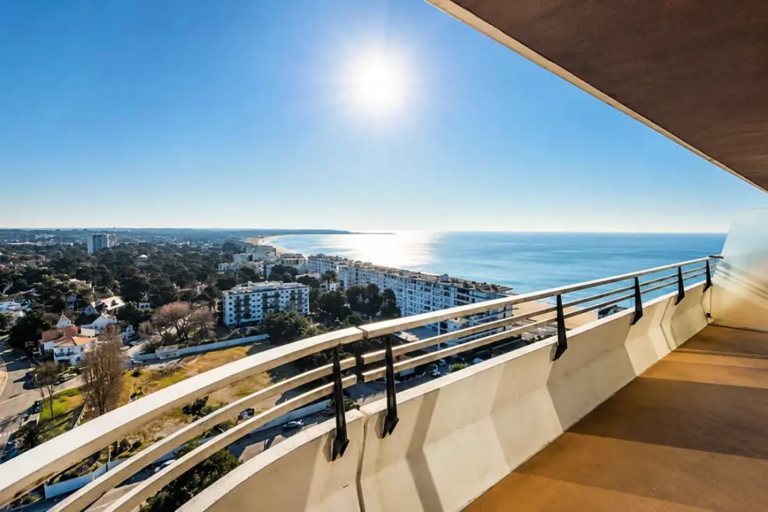 Appartement Avec Balcon Et Parking à La Baule