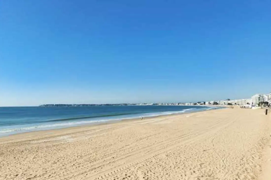 Appartement Avec Balcon Et Parking à La Baule