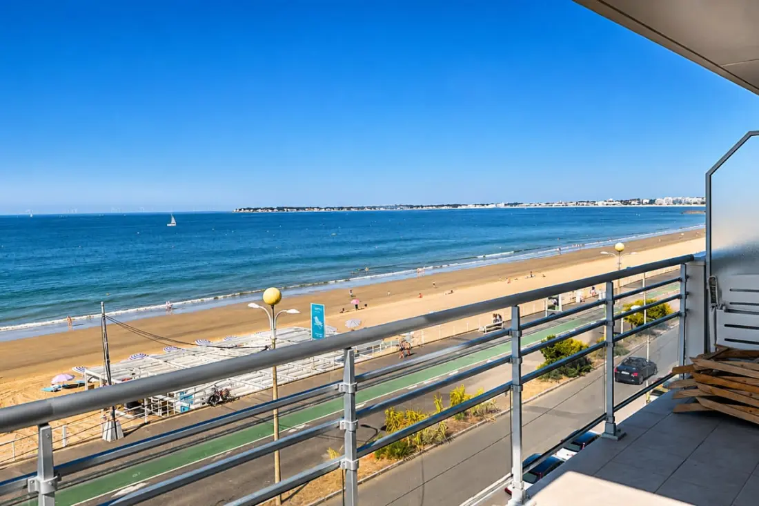 Appartement Entre Mer Et Pins Avec Terrasse