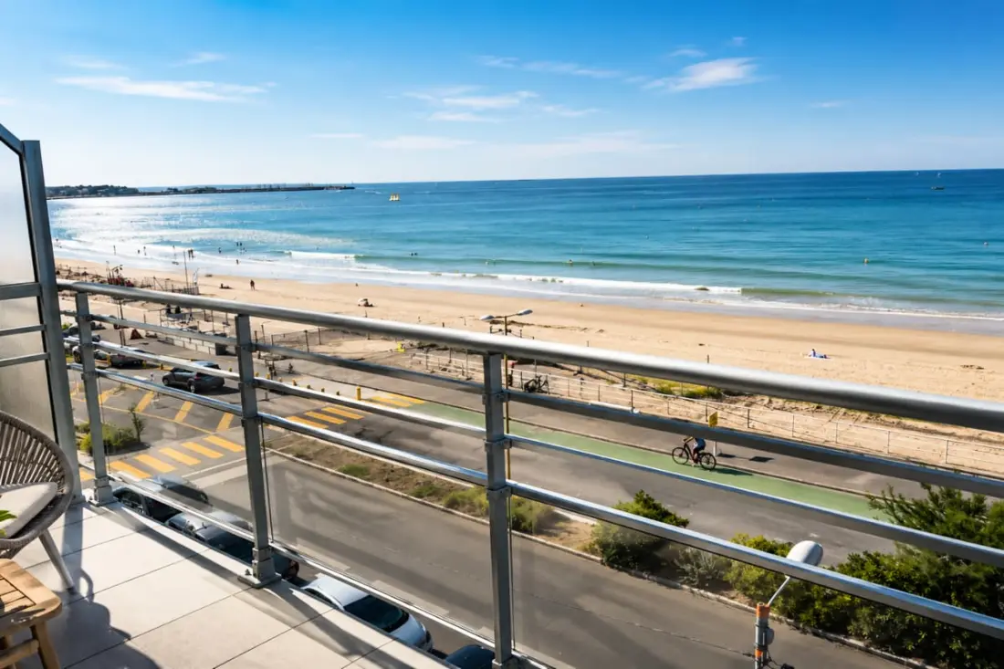 Appartement Entre Mer Et Pins Avec Terrasse