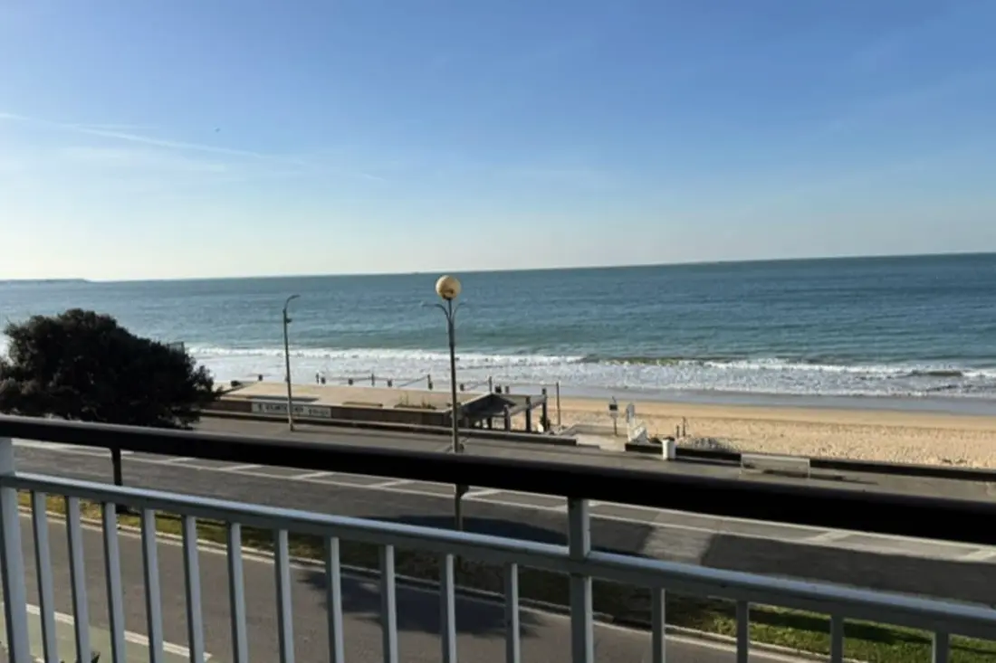 Bel Appartement Avec Balcon Et Parking à La Baule