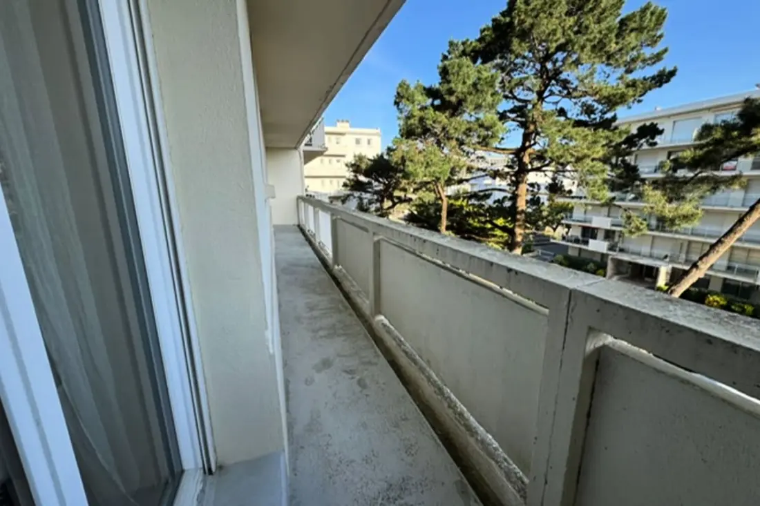 Bel Appartement Avec Balcon Et Parking à La Baule