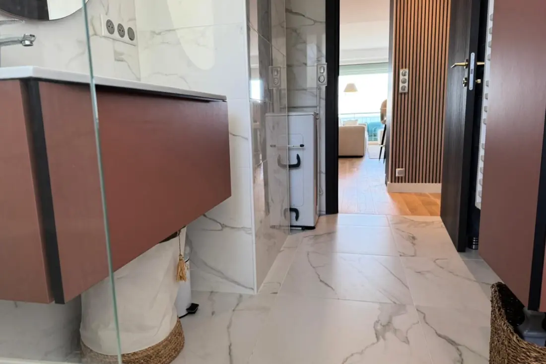 Bel Appartement Avec Balcon Et Parking à La Baule
