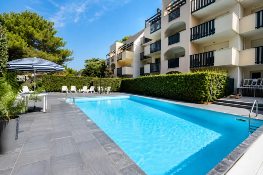 Piscine, 3 Balcons &amp; Parking