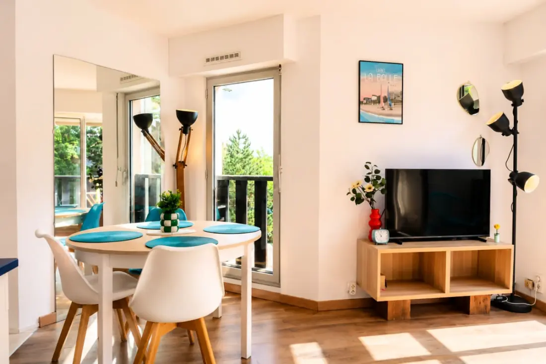 Piscine, 3 Balcons &amp; Parking