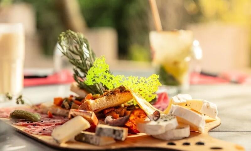 Camping Le Hameau des Pins, La Moutonne - - La Crau - 6