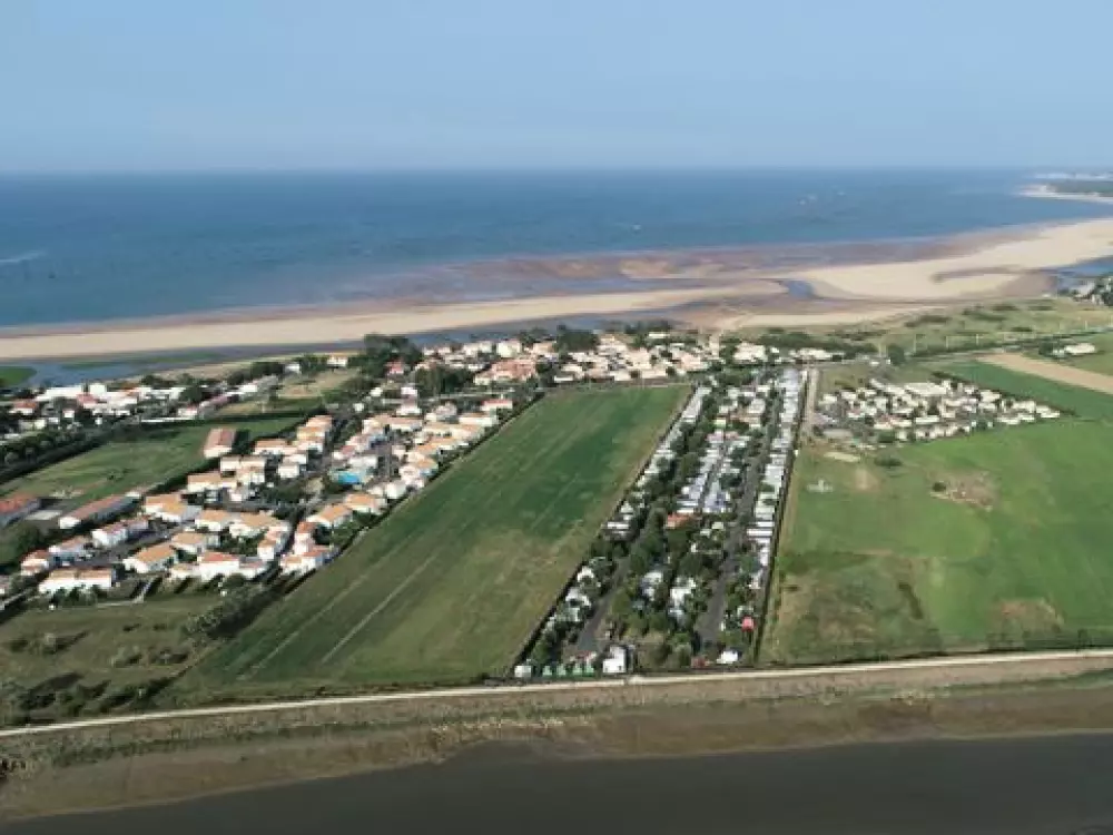 Camping Paradis - Le Grand R  4 étoiles★★★★