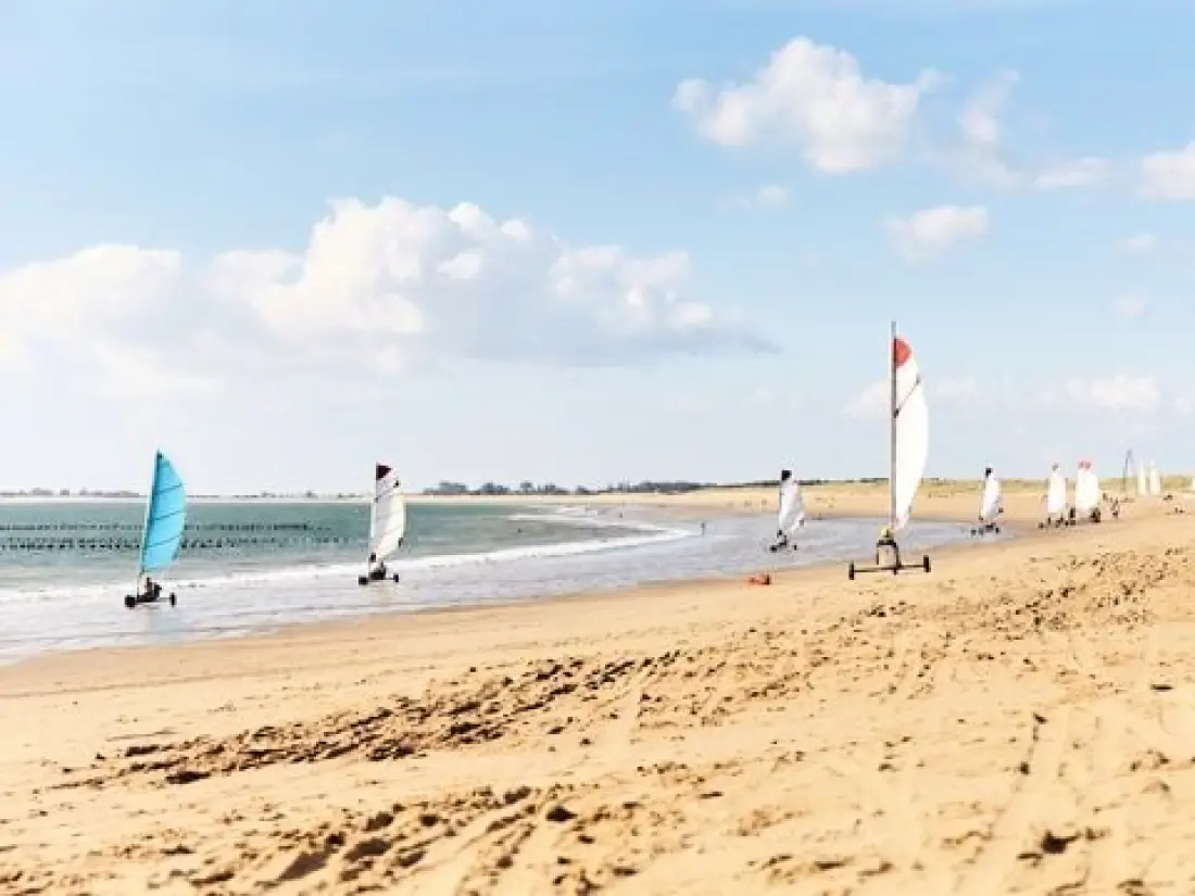 Camping Paradis - Le Grand R  4 étoiles★★★★