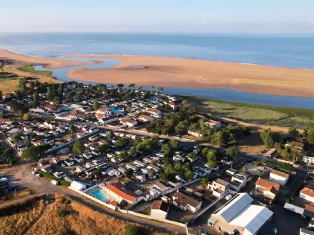 Camping Le Pavillon Bleu  3 étoiles★★★