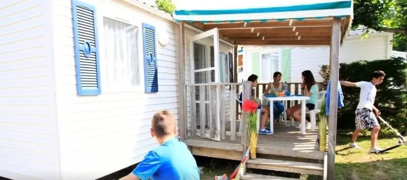 Camping Les Flots Bleus 4 étoiles★★★★