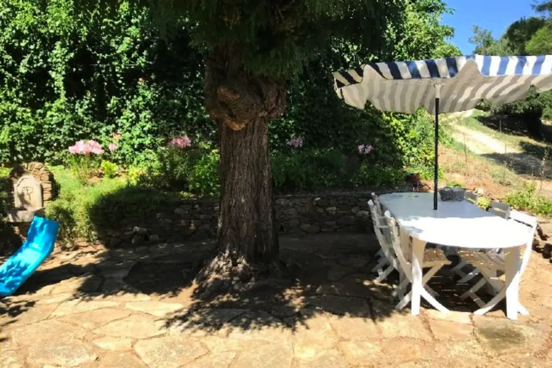 Maison Charmante à La Garde Freinet Avec Jardin