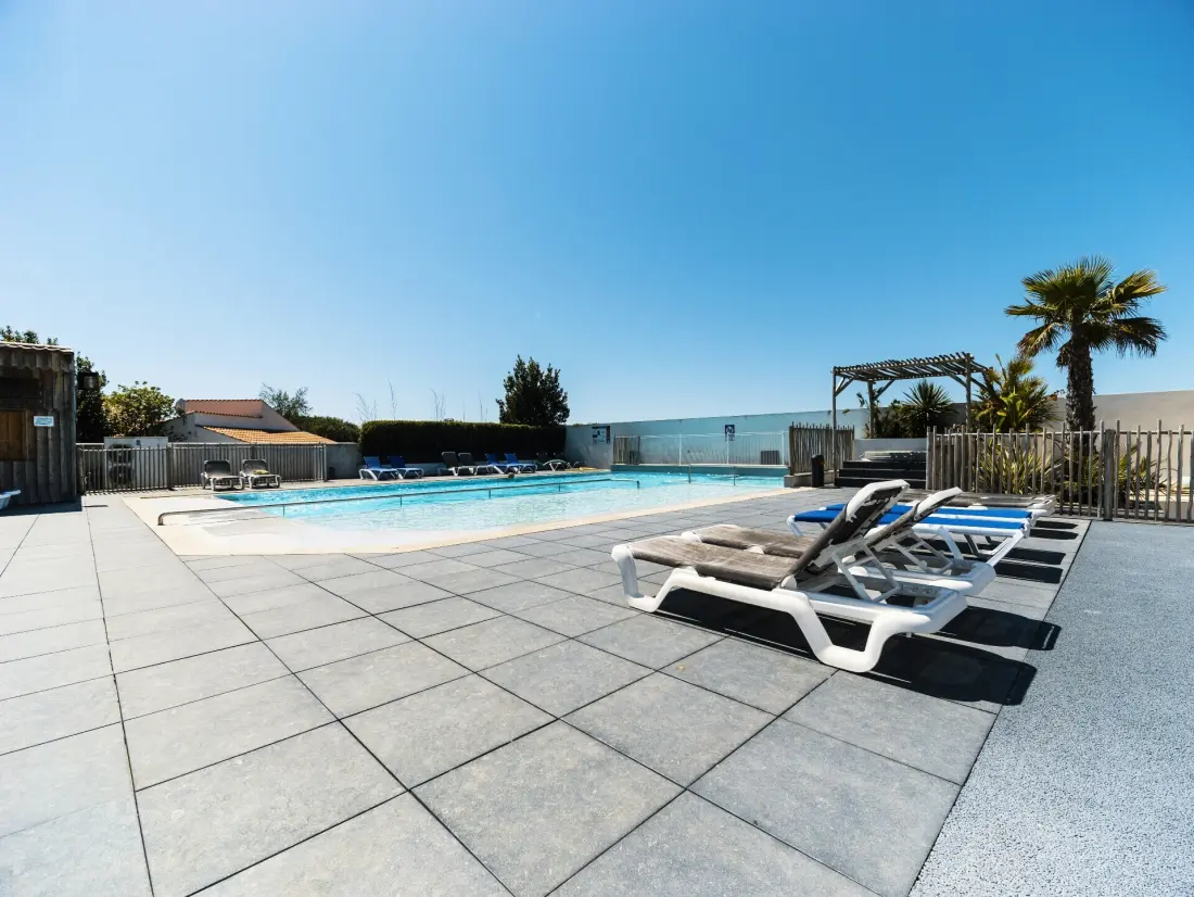 Camping Paradis au Port de l'Houmeau 4 étoiles★★★★