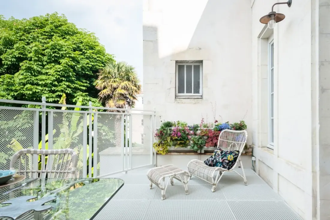 Maison D'artiste Avec Terrasse Au-dessus Du Jardin