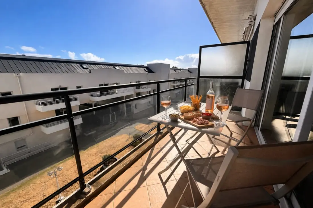 Charmant Appartement Avec Balcon Et Piscine