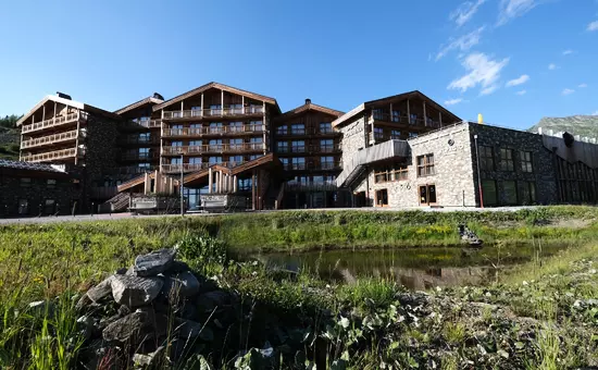 Hôtel Les Balcons Alparena & Spa ****