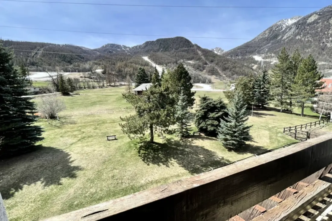 Beau 28m² Avec Superbe Vue à La Salle Les Alpes