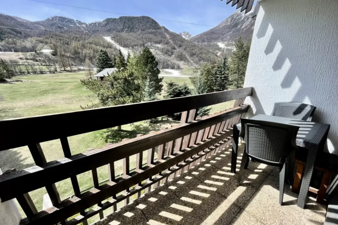 Beau 28m² Avec Superbe Vue à La Salle Les Alpes