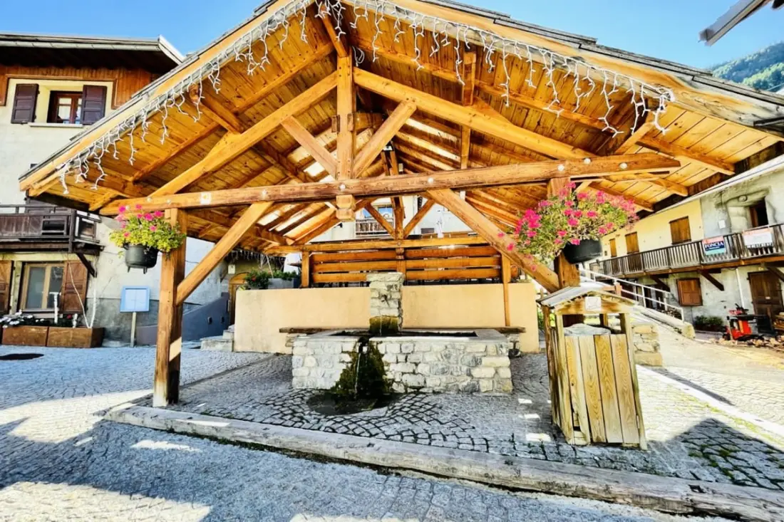 Maison Rustique Avec Vue Sur La Montagne