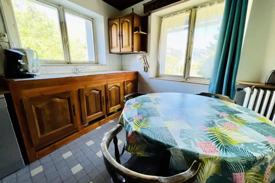 Maison Rustique Avec Vue Sur La Montagne