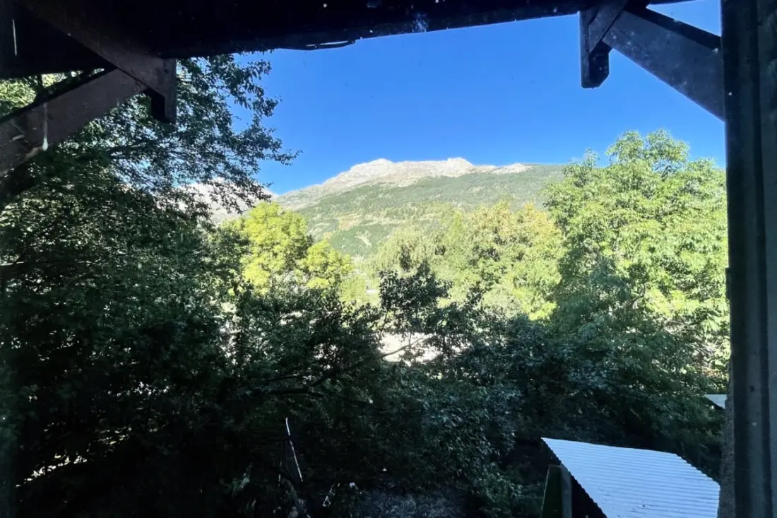 Maison Rustique Avec Vue Sur La Montagne