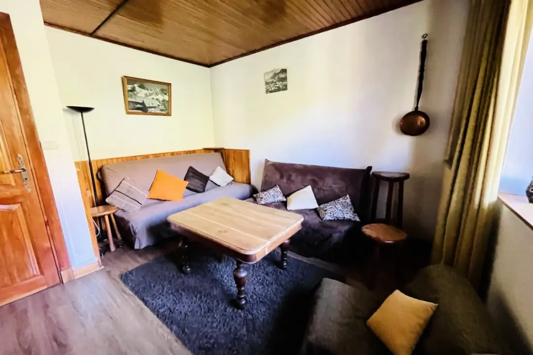 Maison Rustique Avec Vue Sur La Montagne