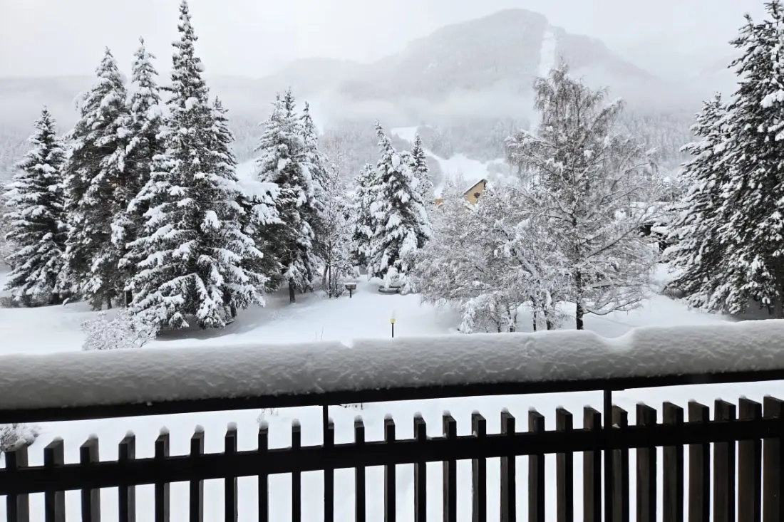 Studio Balcon Et Vue Montagne à La Salle-les-alpes