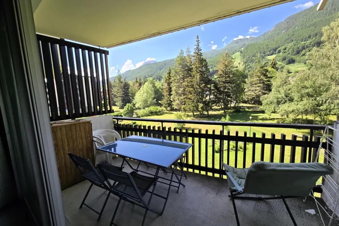 Studio Balcon Et Vue Montagne à La Salle-les-alpes