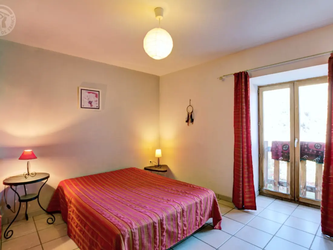 Maison de Vacances LA TERRASSE-SUR-DORLAY 2