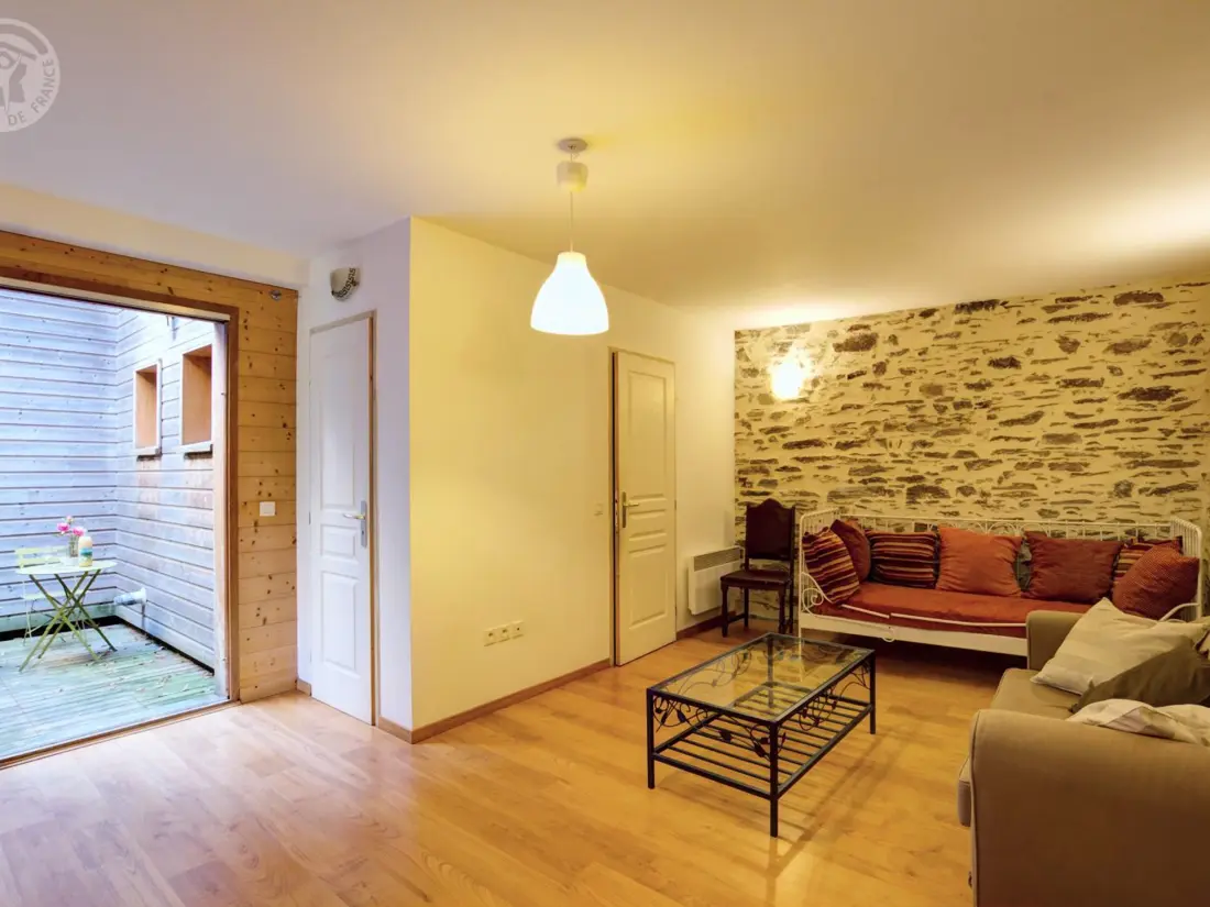 Maison de Vacances LA TERRASSE-SUR-DORLAY 2