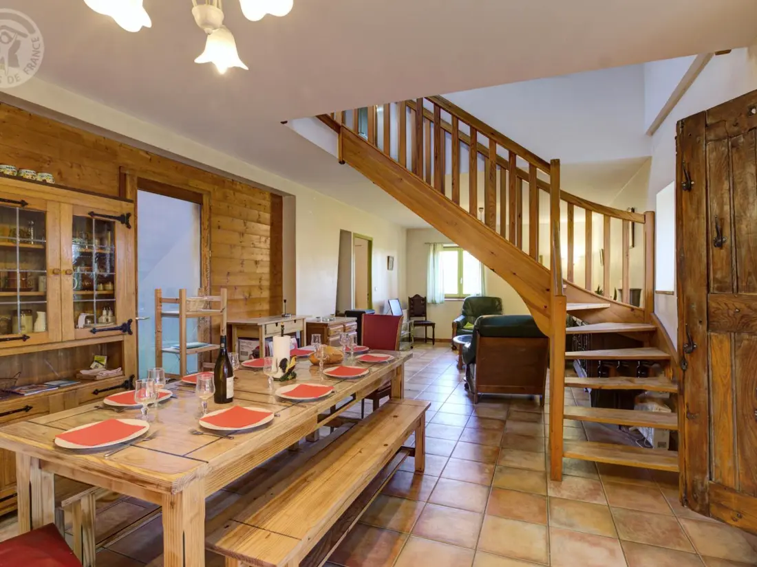 Maison de Vacances LA TERRASSE-SUR-DORLAY 2