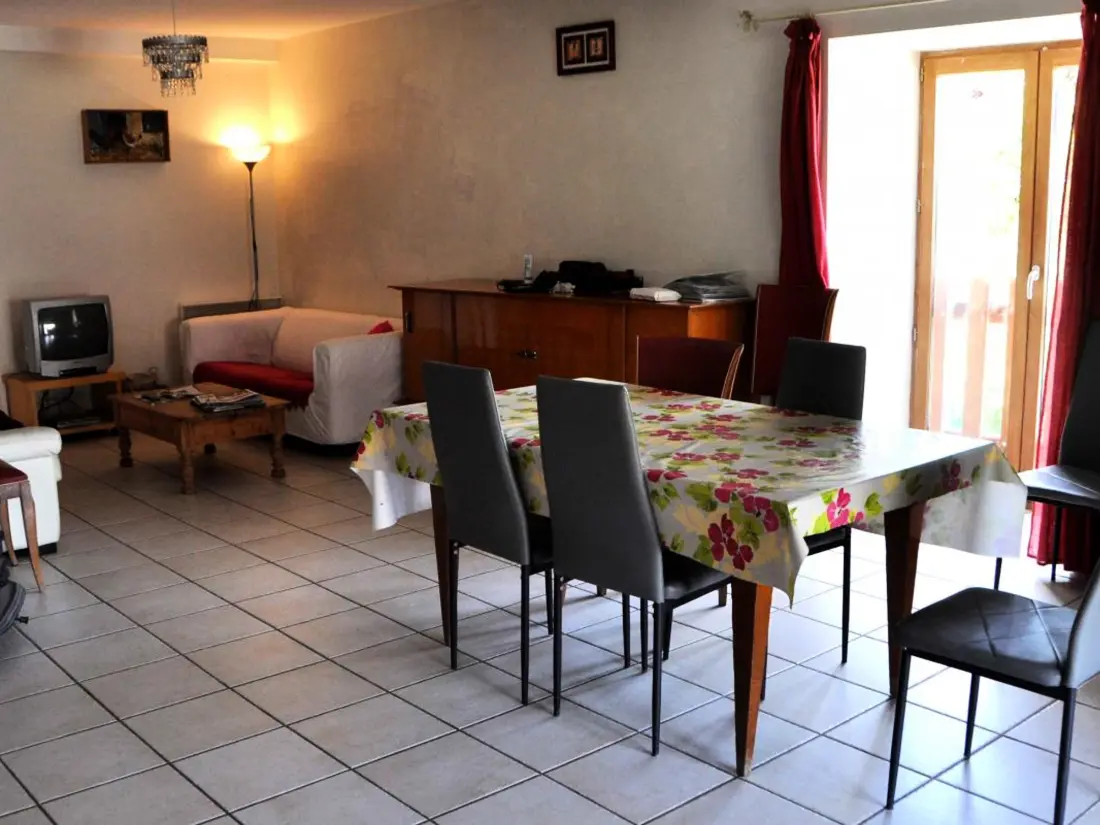 Maison de Vacances LA TERRASSE-SUR-DORLAY 3