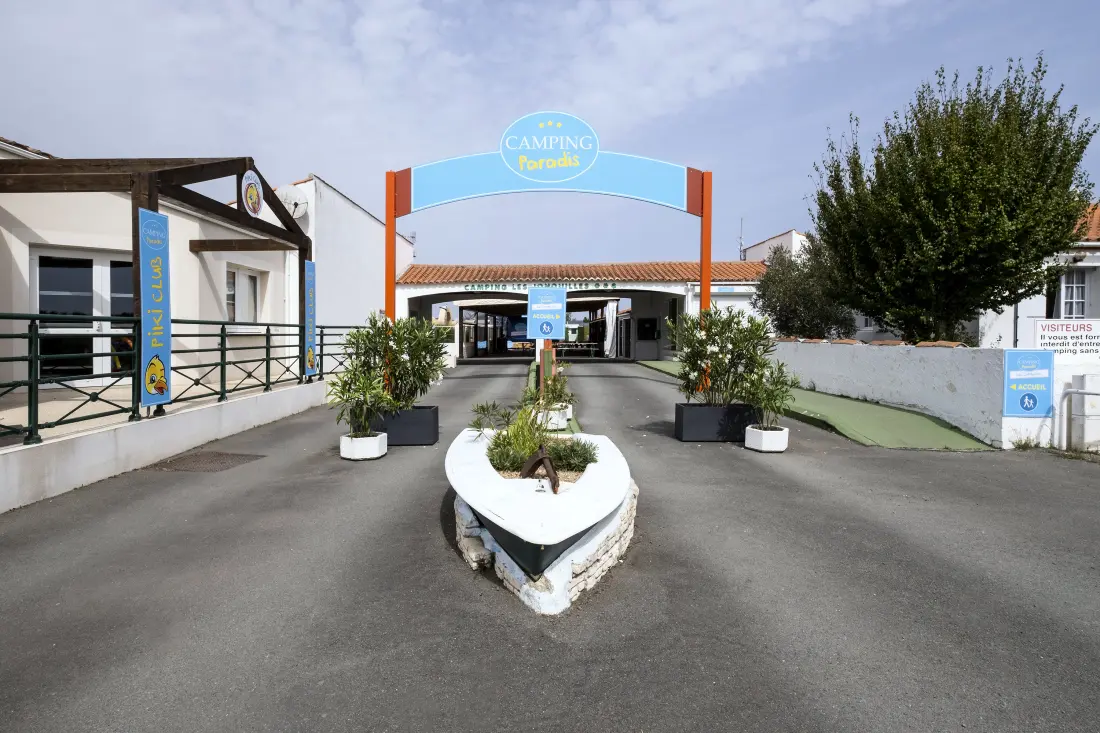 Camping Paradis Les Jonquilles4 étoiles★★★★