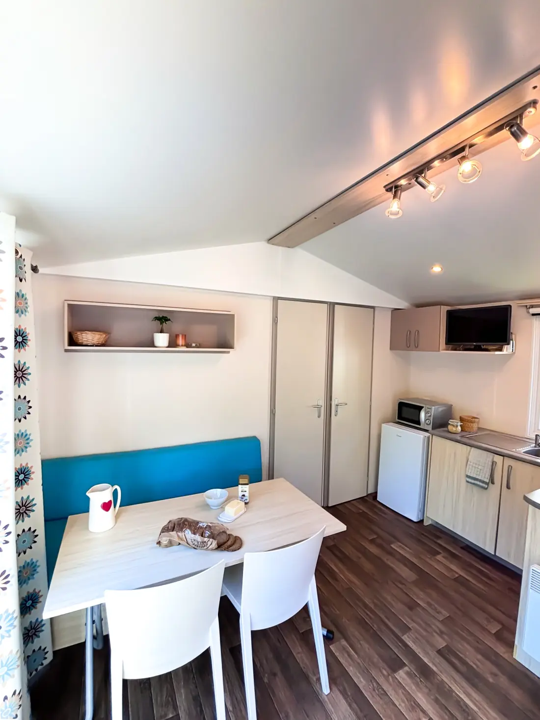 Flower Camping l'Escale du Perthuis 4 étoiles★★★★