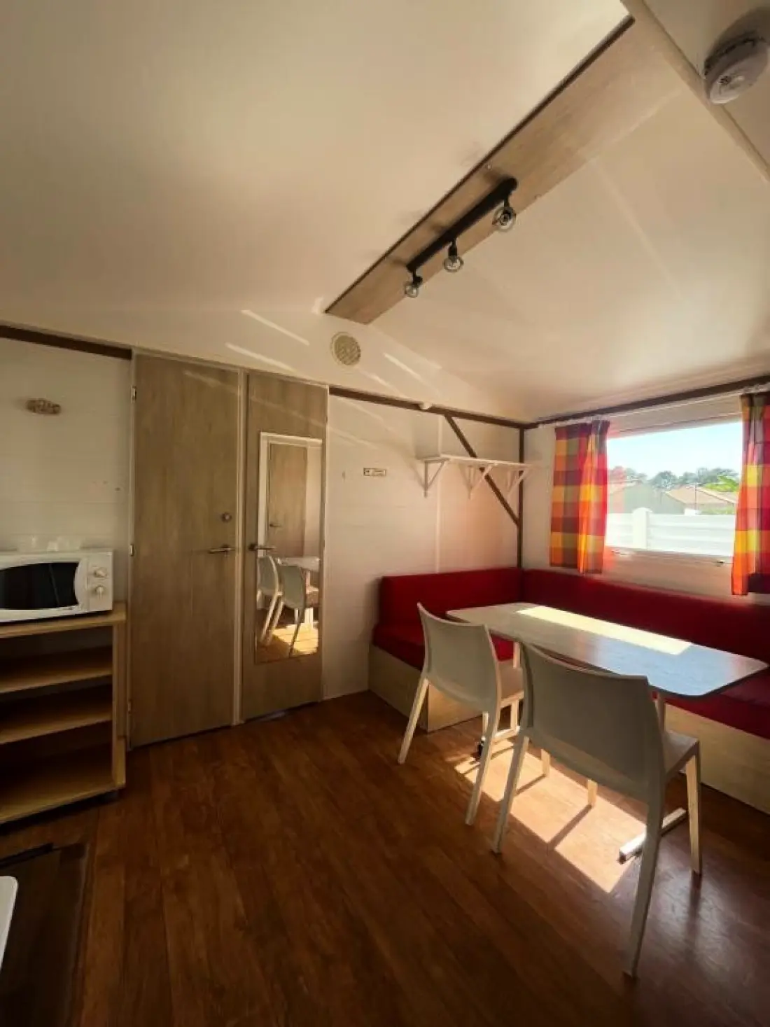 Flower Camping l'Escale du Perthuis 4 étoiles★★★★