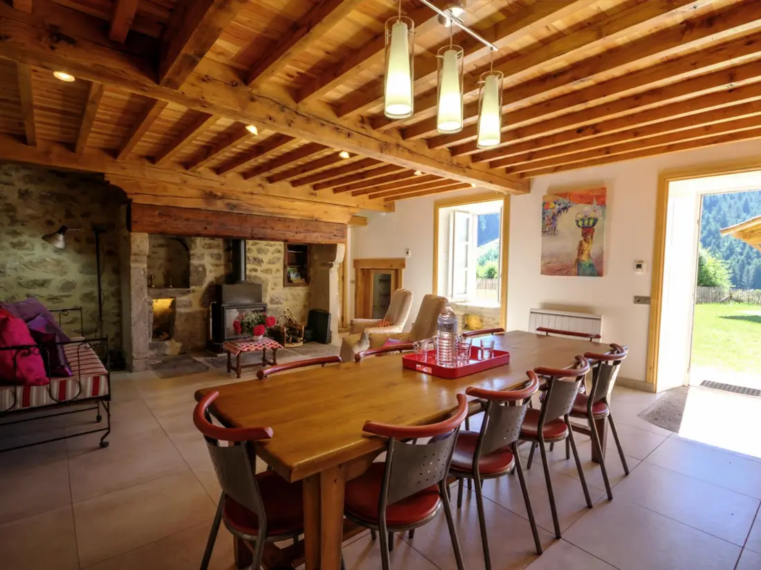Maison de Vacances LA VALLA-SUR-ROCHEFORT