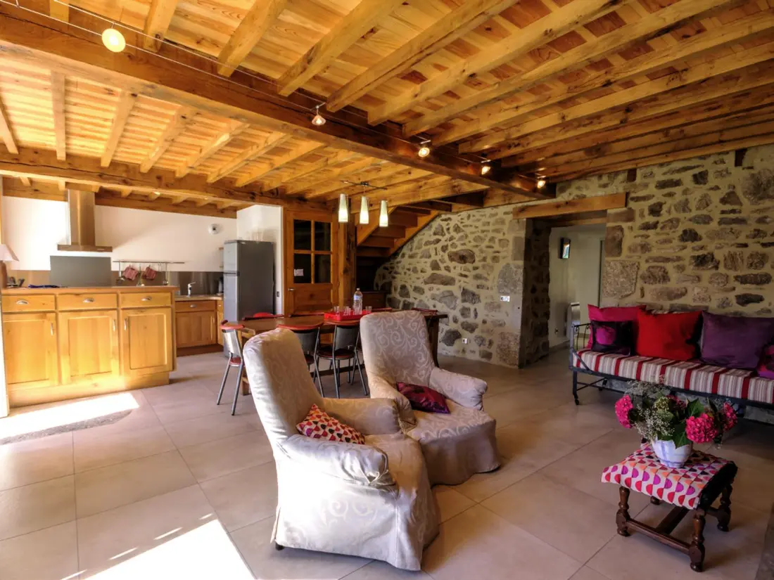 Maison de Vacances LA VALLA-SUR-ROCHEFORT