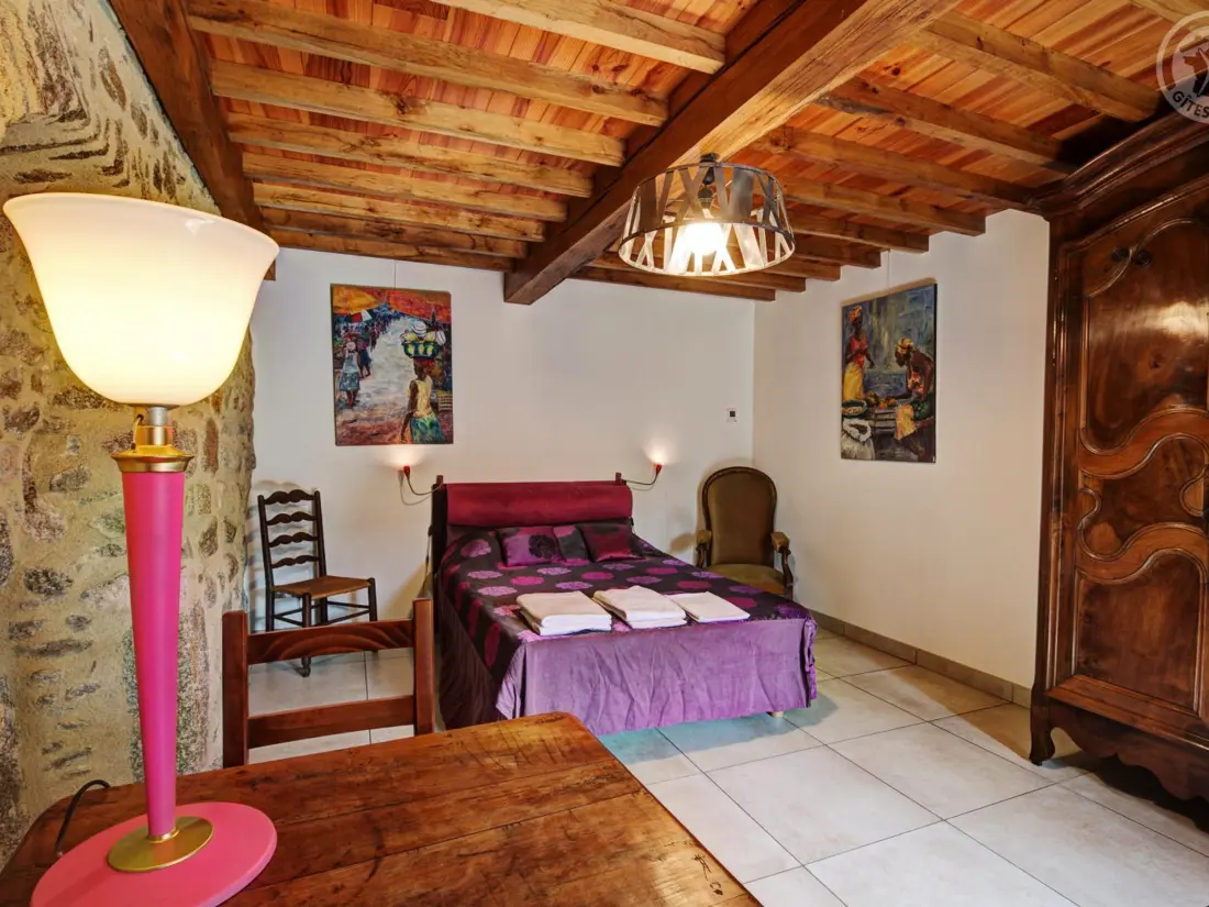 Maison de Vacances LA VALLA-SUR-ROCHEFORT
