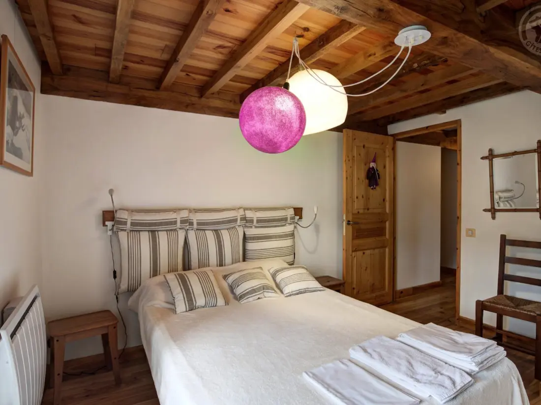 Maison de Vacances LA VALLA-SUR-ROCHEFORT
