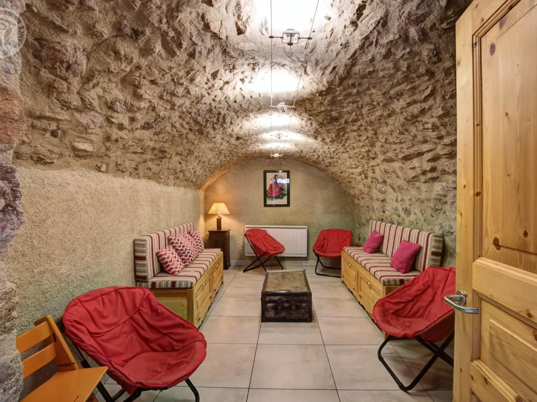 Maison de Vacances LA VALLA-SUR-ROCHEFORT