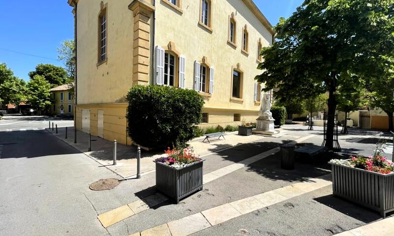 Villa En Campagne Avec Piscine - - Lambesc - 27