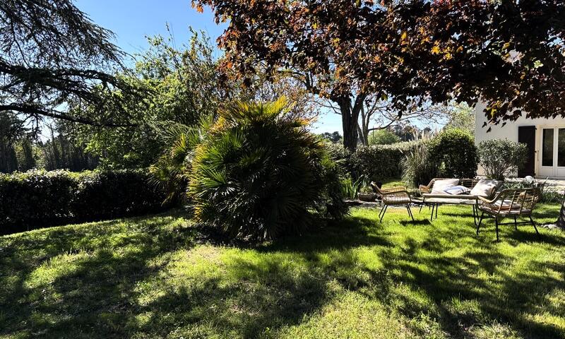 Villa En Campagne Avec Piscine - - Lambesc - 22