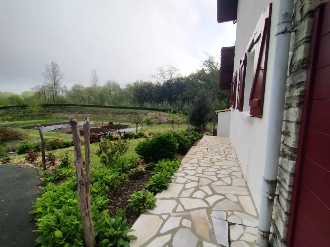 Location de Vacances LARRESSORE 9