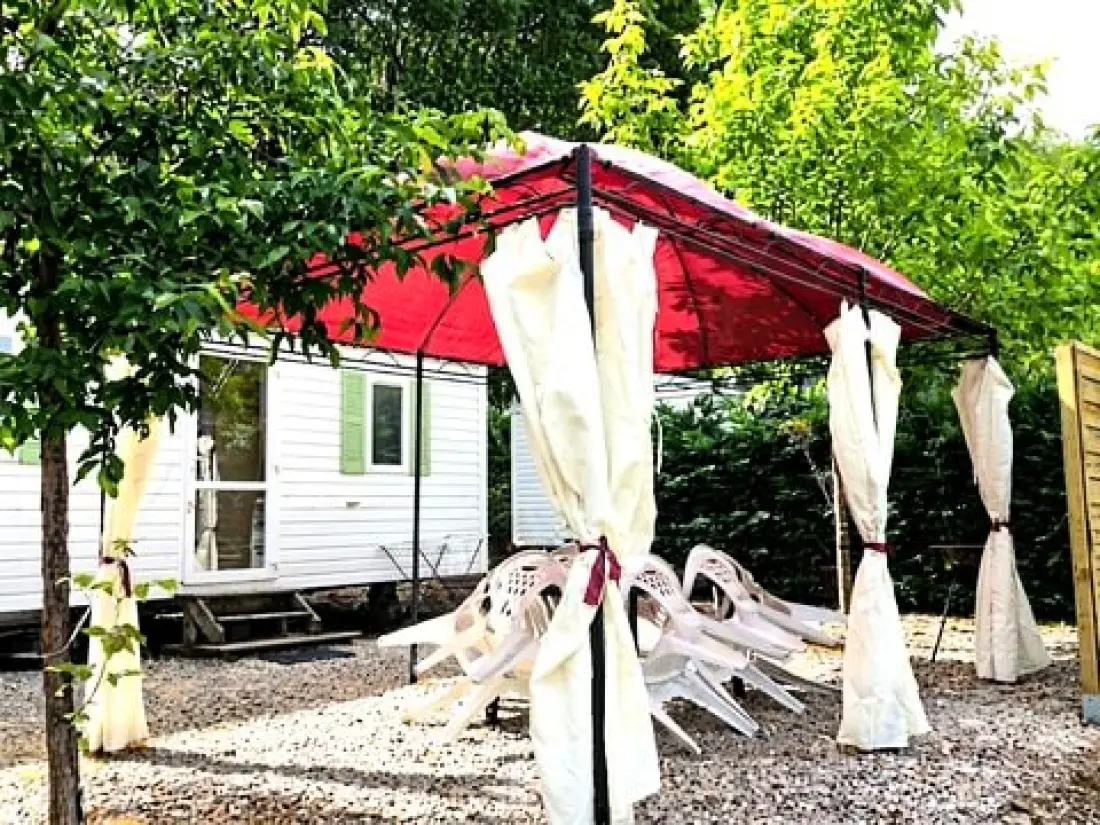 Camping maeva Escapades Le Lac Laval-de-Cère 3 étoiles★★★