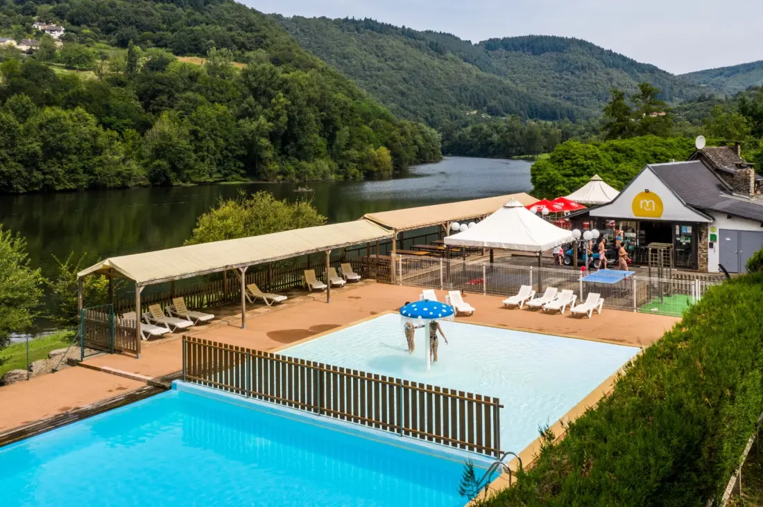 Camping maeva Escapades Le Lac Laval-de-Cère 3 étoiles★★★