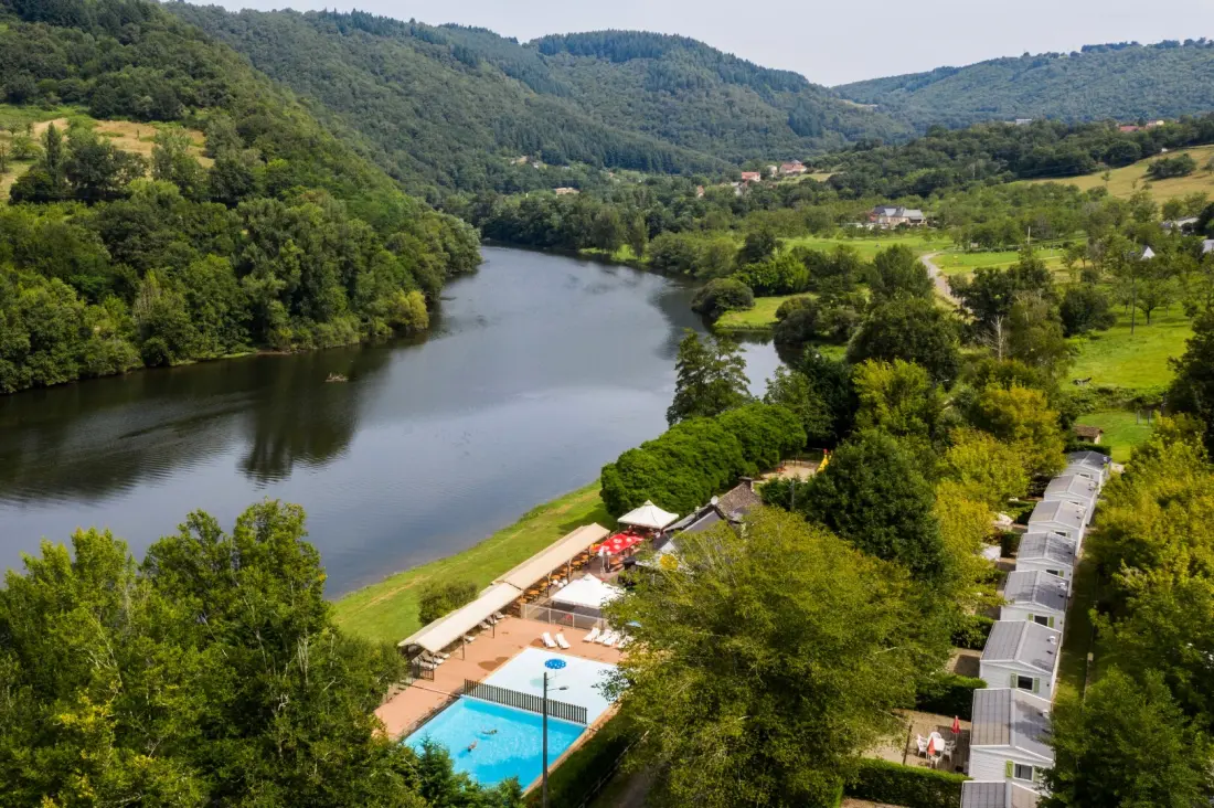 Camping maeva Escapades Le Lac Laval-de-Cère 3 étoiles★★★