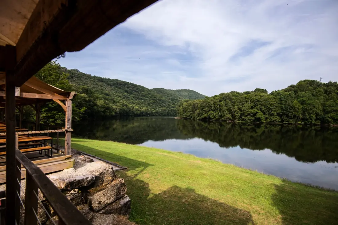 Camping maeva Escapades Le Lac Laval-de-Cère 3 étoiles★★★