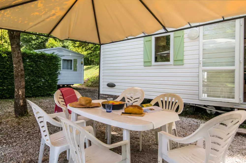 Camping maeva Escapades Le Lac Laval-de-Cère 3 étoiles★★★