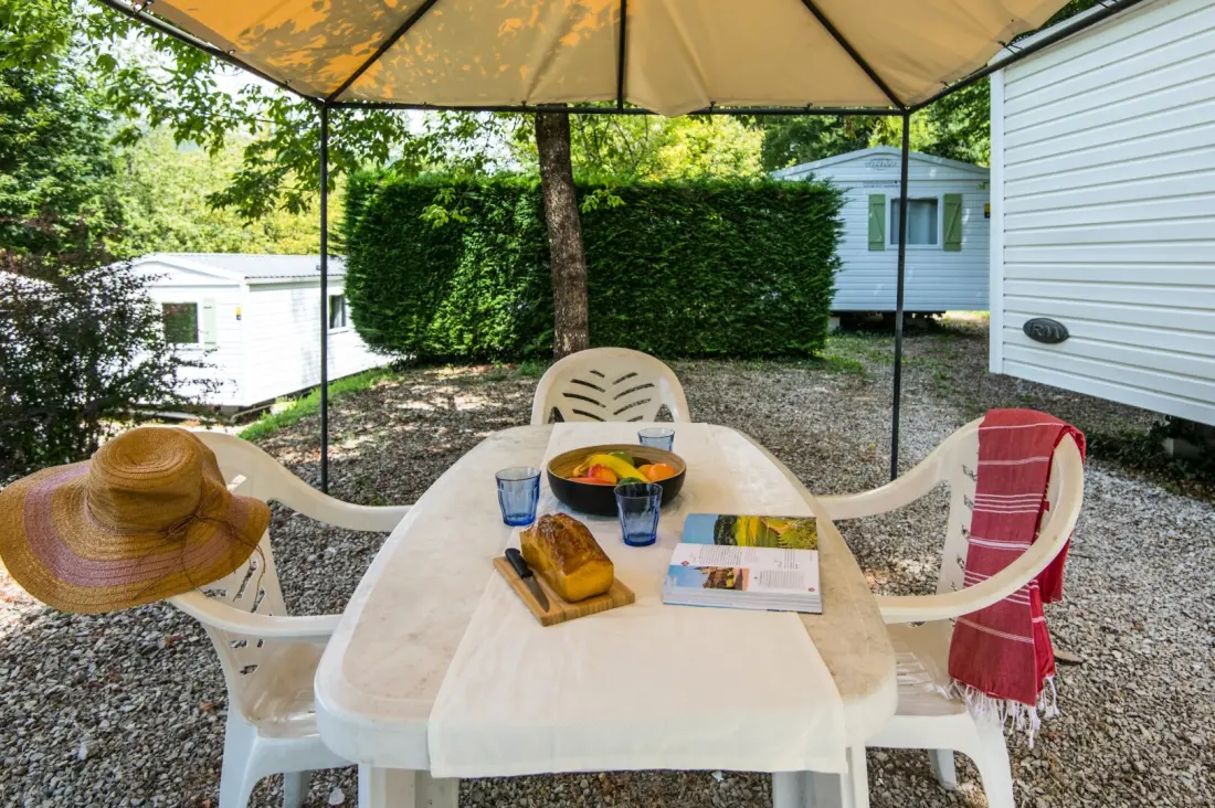 Camping maeva Escapades Le Lac Laval-de-Cère 3 étoiles★★★