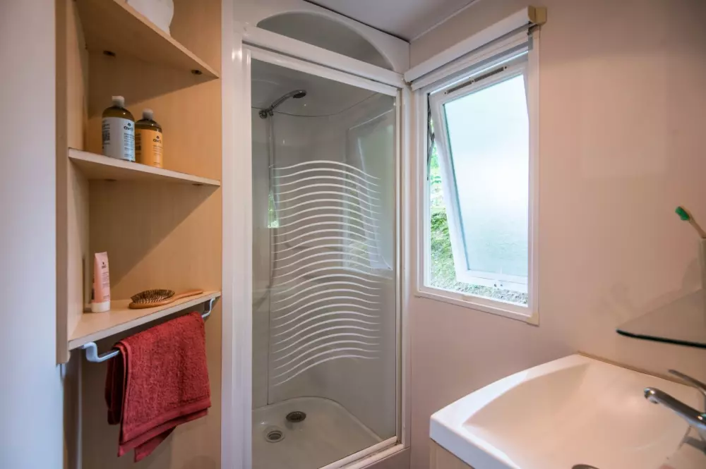 Camping maeva Escapades Le Lac Laval-de-Cère 3 étoiles★★★